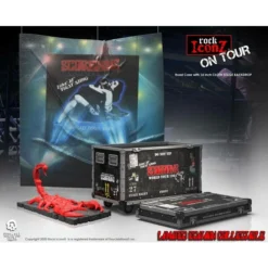 Decoration Scorpions - Rock Iconz On Tour World Tour 1984 Road Case Statue + Stage Backdrop - KNUCKLEBONZ